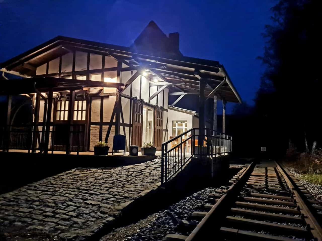 Отель Museumsbahnhof Ahuette Uxheim Экстерьер фото